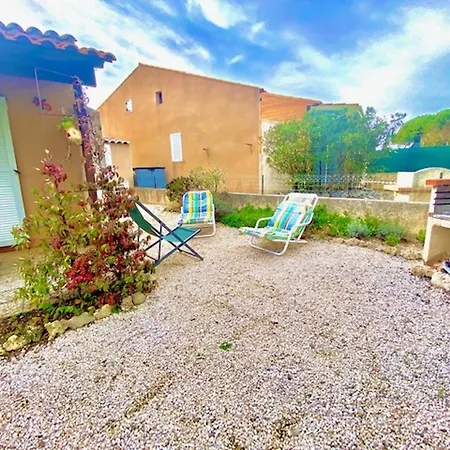 Charmante T2 Mezzanine, Climatisation, Piscine, Parking, Proche - Fr-1-795-42 * Fleury (Aude)