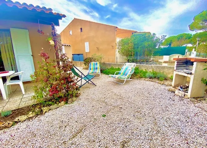 Charmante T2 Mezzanine, Climatisation, Piscine, Parking, Proche - Fr-1-795-42 * Fleury (Aude)